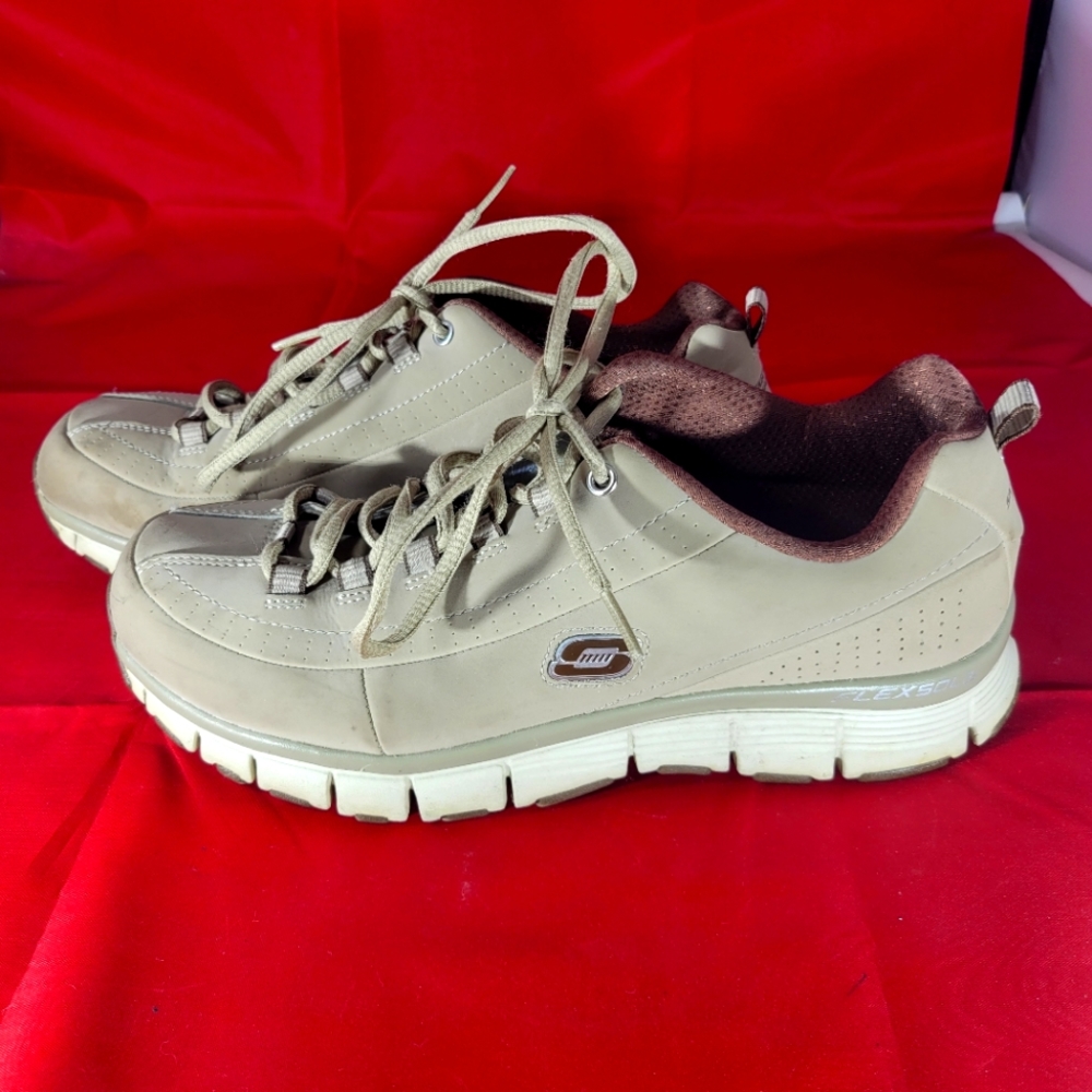 Sketchers Sport Shoe Women Size 9 Beige 11662